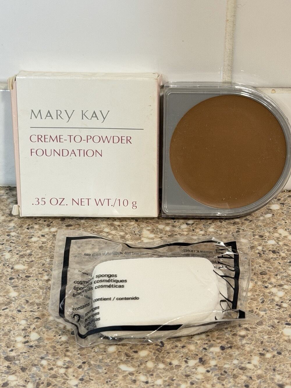 Mary Kay 3107 Beige 4 Creme To Powder Foundation .35 oz D-Shape W/ Sponges NEW